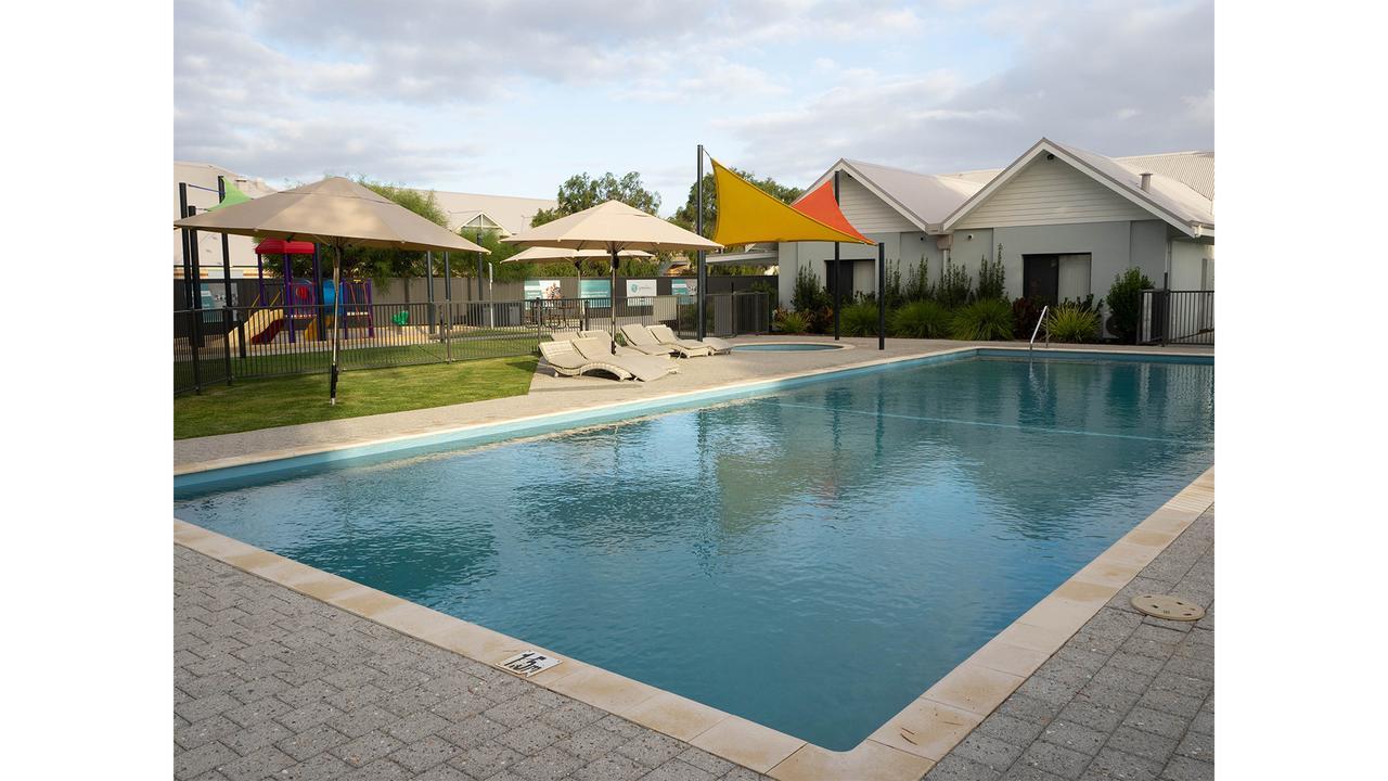 Fortytwo - Oceanside Retreat Бъселтън Екстериор снимка